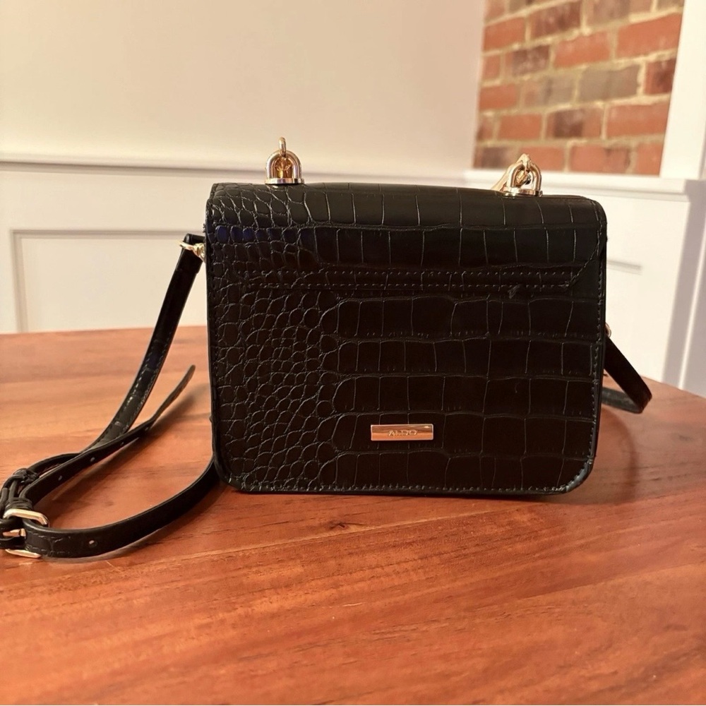 Aldo Black Croc Embossed Crossbody Bag Purse Handbag Gold Detail Belt Strap LN - Picture 5 of 7